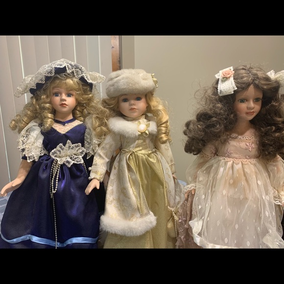 Dolls - Picture 2 of 3